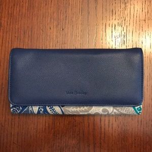 Vera Bradley Blue Bayou **retired print* lg wallet